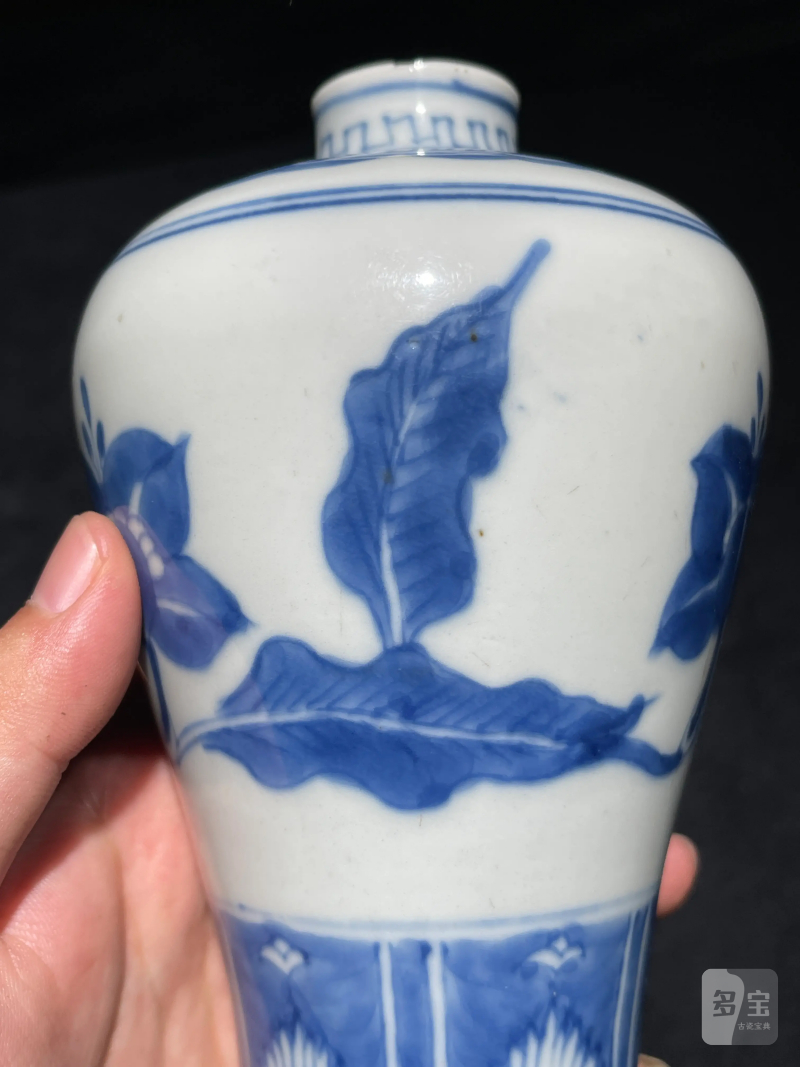 清雍正 青花花卉纹梅瓶 - 图6